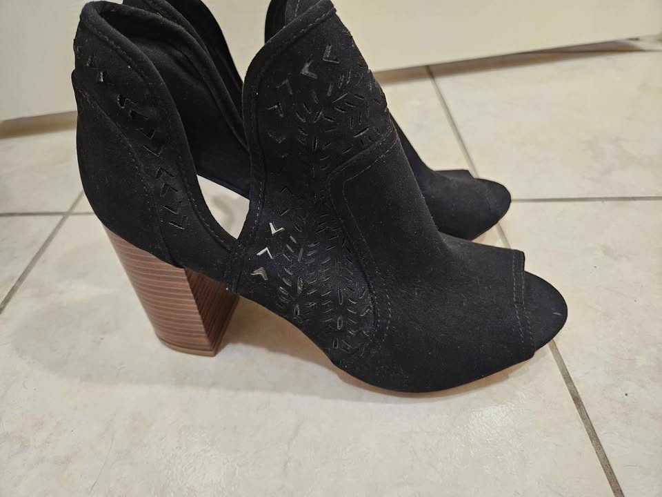 Women's casual dress shoes 9.5