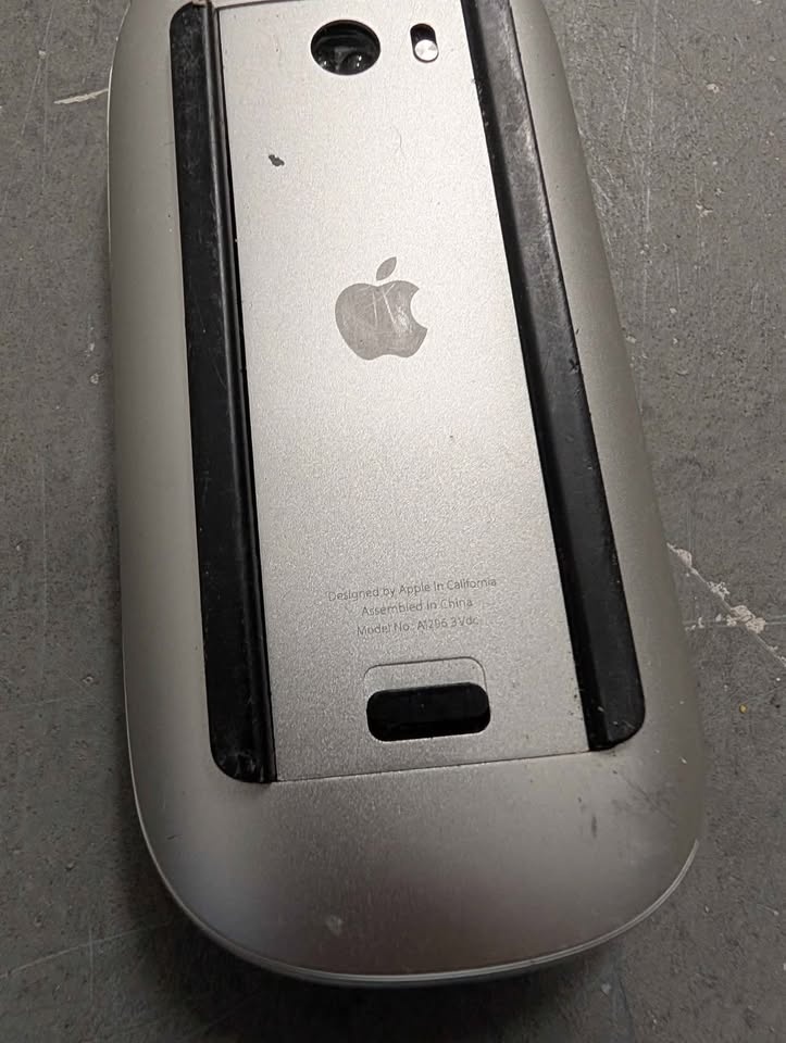 Apple Magic Mouse (1st Generation) – Model A1296. - photo 2