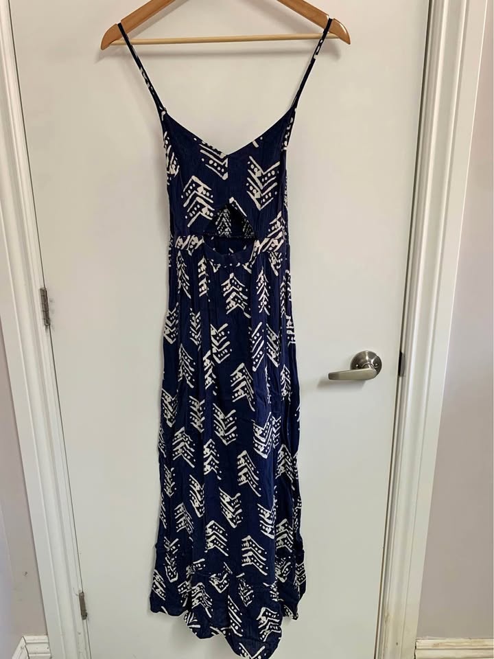 Aerie Maxi Dress with front cut-out - Size S/Small