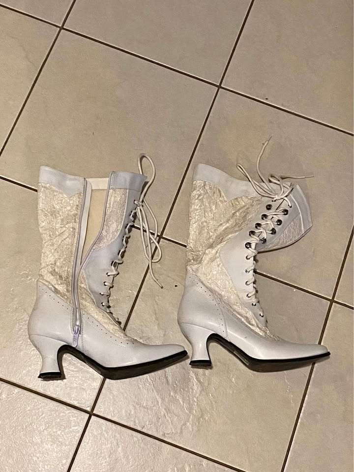 Ellie Shoes Women’s 253 - Rebecca Lace Heel Boot, size 9