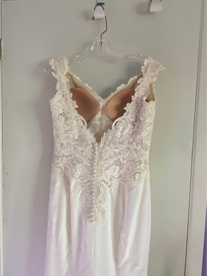 Rebecca Ingram Wedding Dress & Veil - photo 3