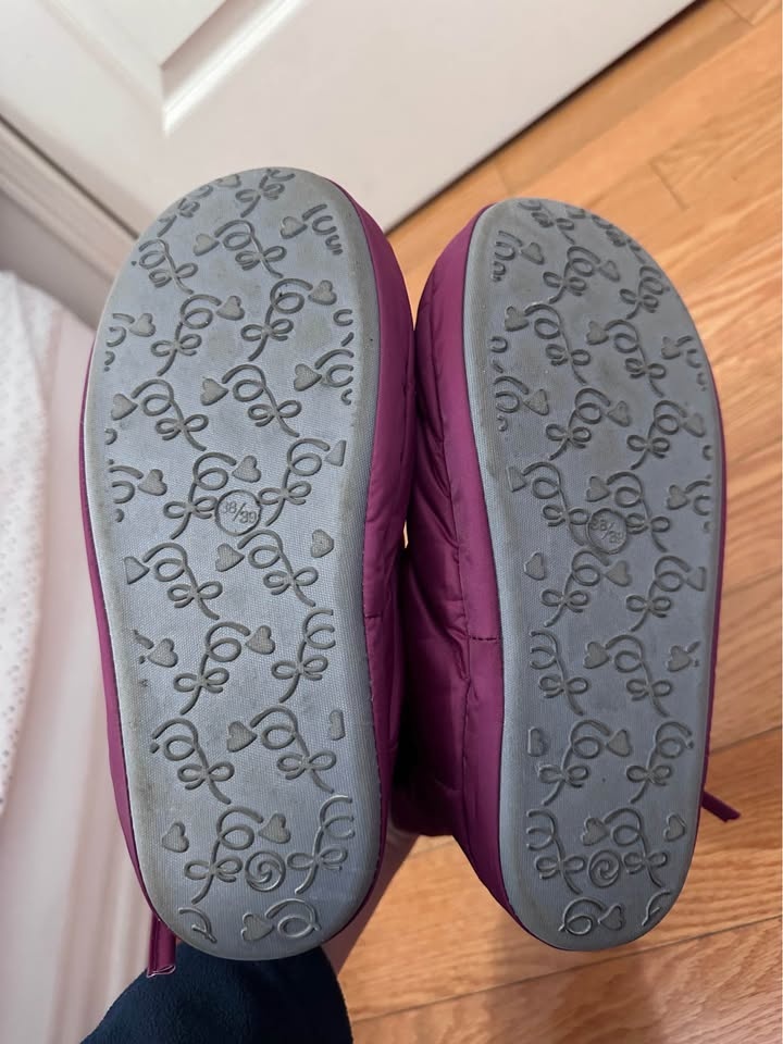 Cozy warm room shoes - photo 4