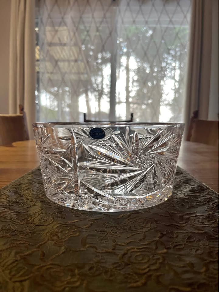 ✨ Genuine Bohemia Crystal Bowl — 8.5” Wide x 4” Tall ✨