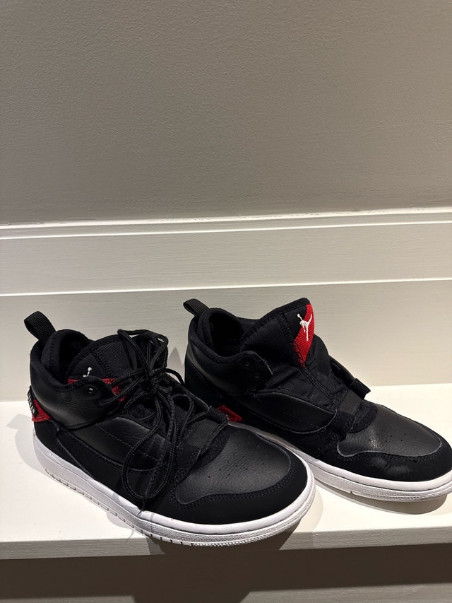 Jordan Basketball Shoes - Size 4.5Y