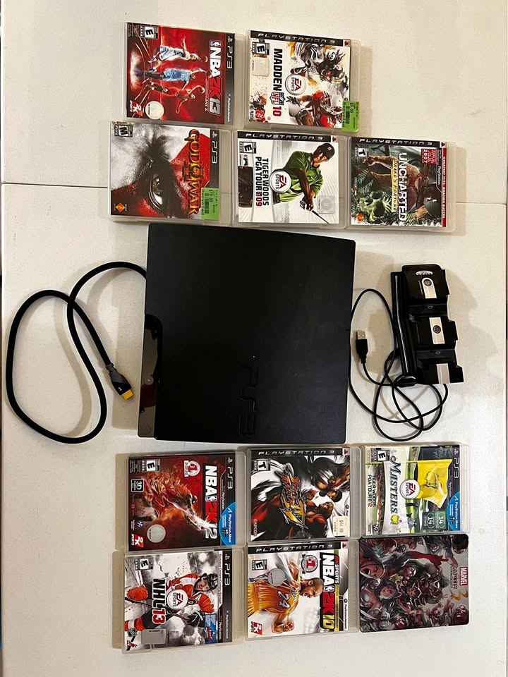 PlayStation 3 Slim + 11 Games + Charging Dock