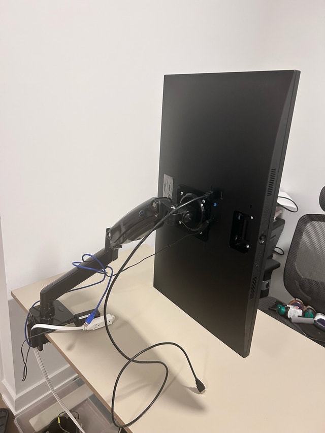 LG 27’ LED screen with adjustable mount - photo 5