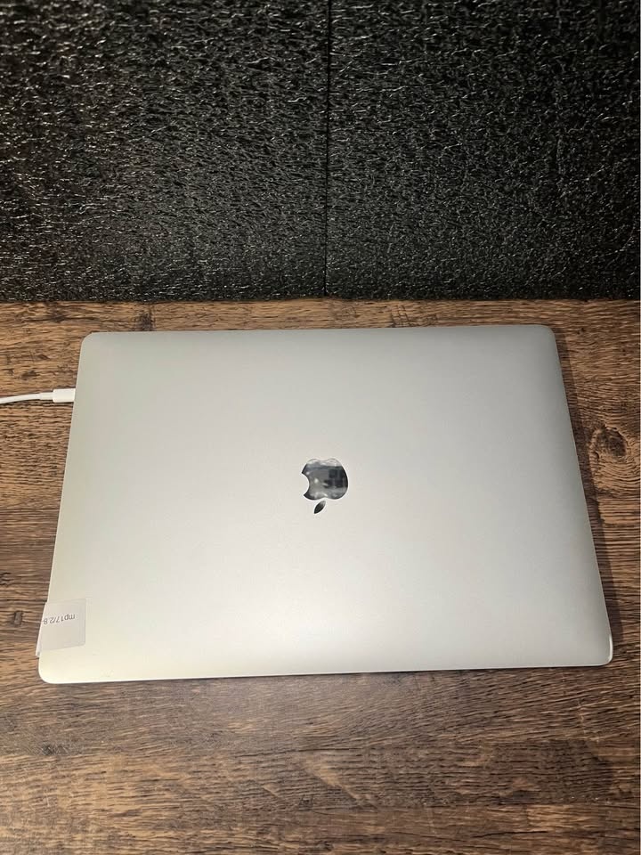 Macbook Pro 15” Touchbar - photo 5