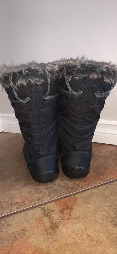 Columbia Winter Boots Women’s 6.5 - photo 3