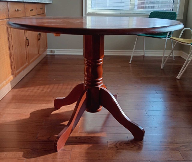 Kitchen Table or Games table - photo 2