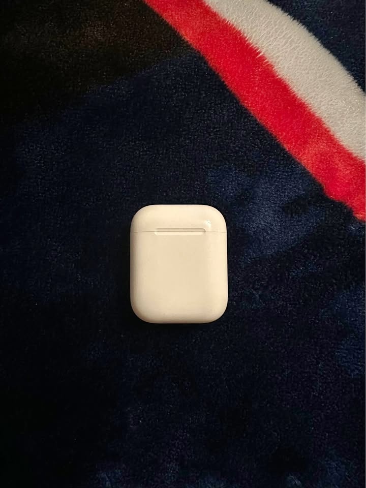 AirPods (2nd Generation)