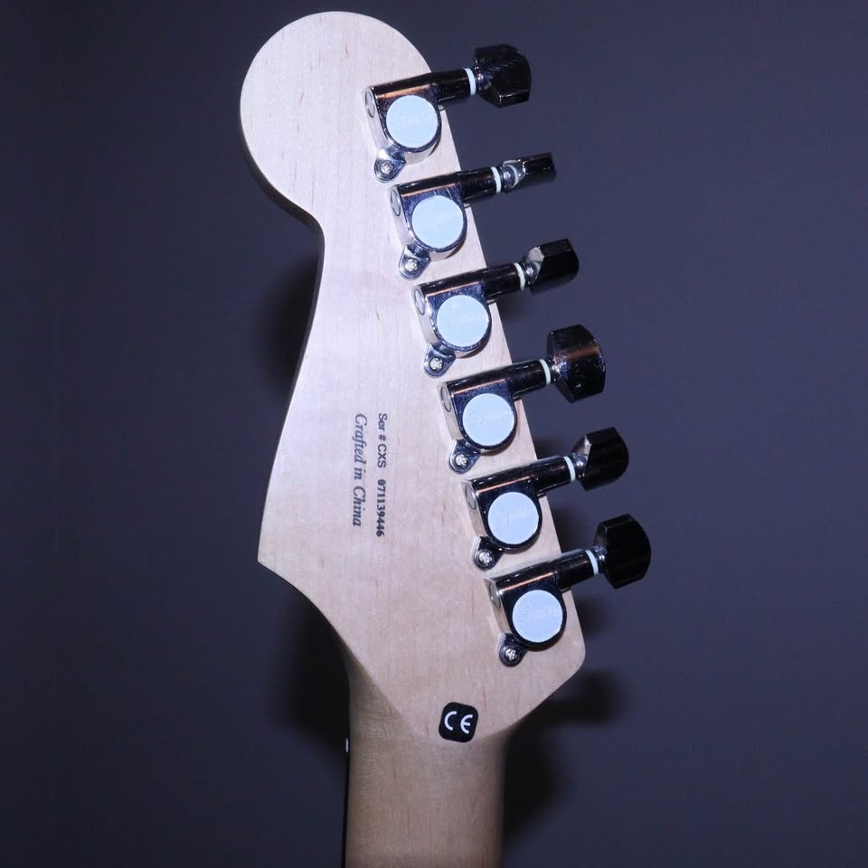 Fender Squier Strat Guitar Bundle - photo 4
