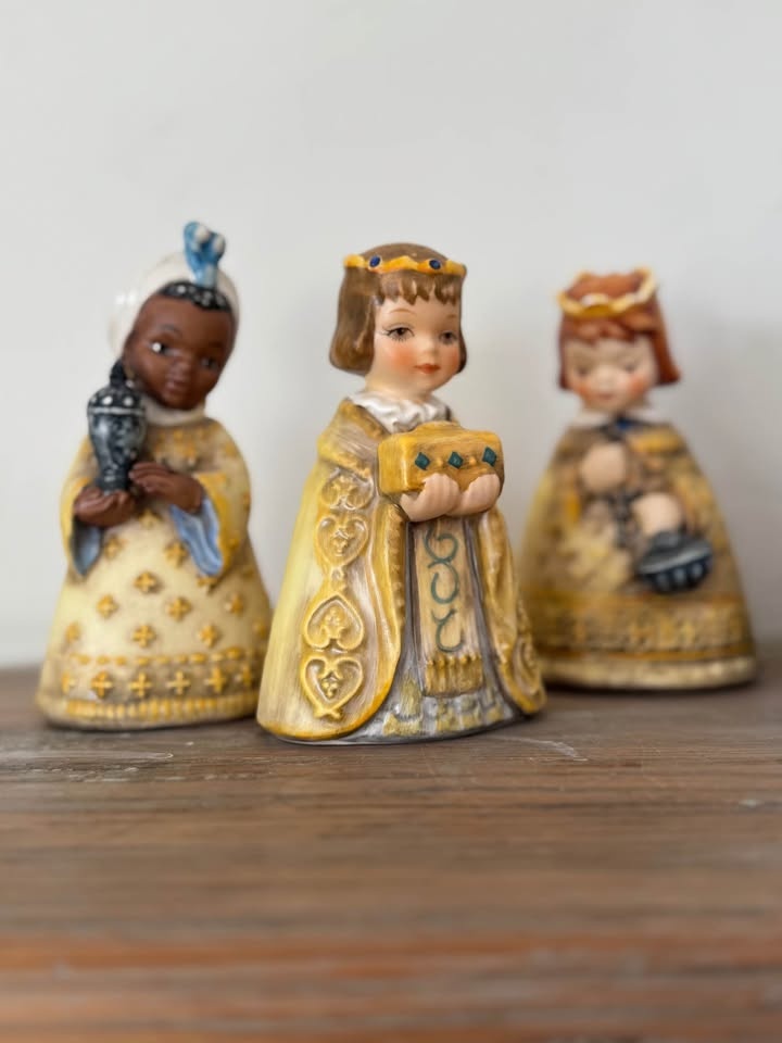 RARE Goebel Nativity Set by Janet Robson (8 Pcs) TMK-3 - photo 4