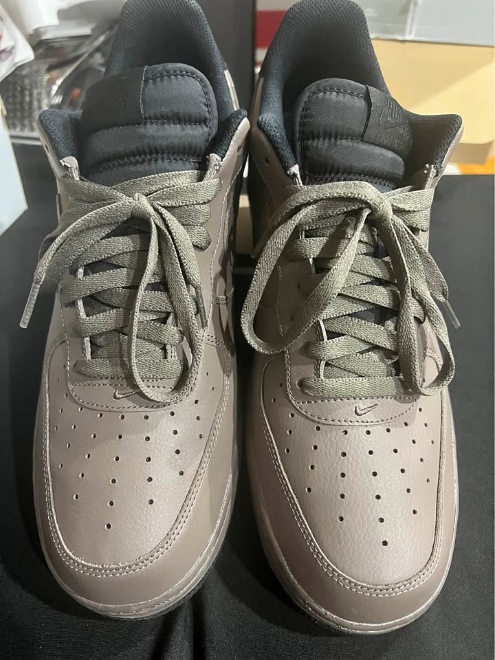 Nike Air Force 1 07 Dark Mushroom Size 13