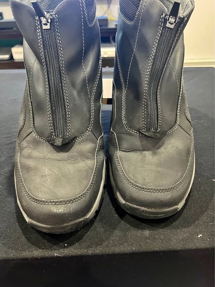 Clarks Bradley Up Black Leather Boots – Men’s 13W (Used)