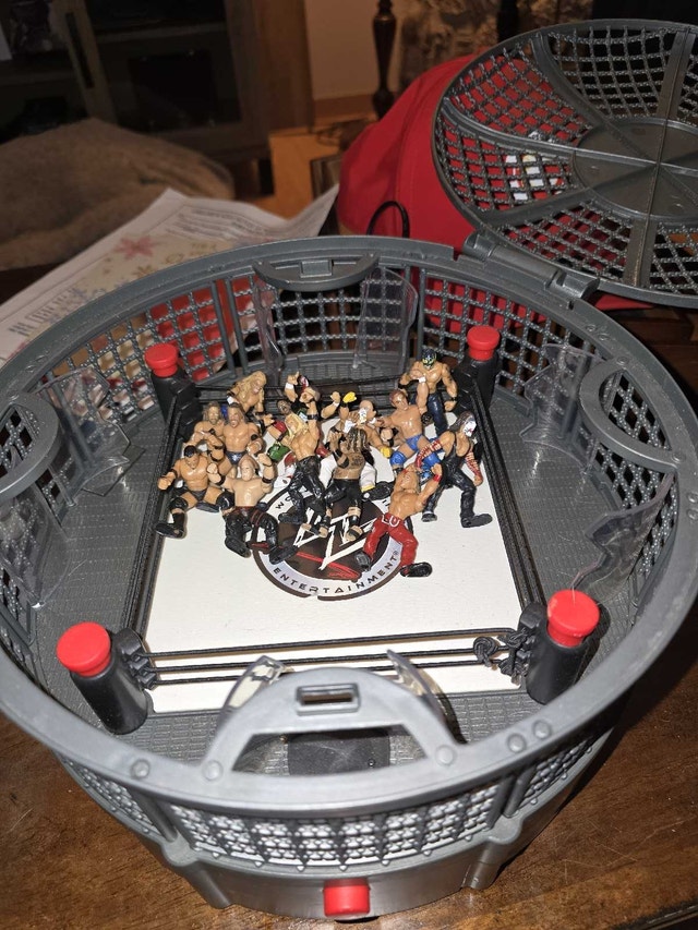 2008 Jakks Pacific Micro Wrestling Ring Set