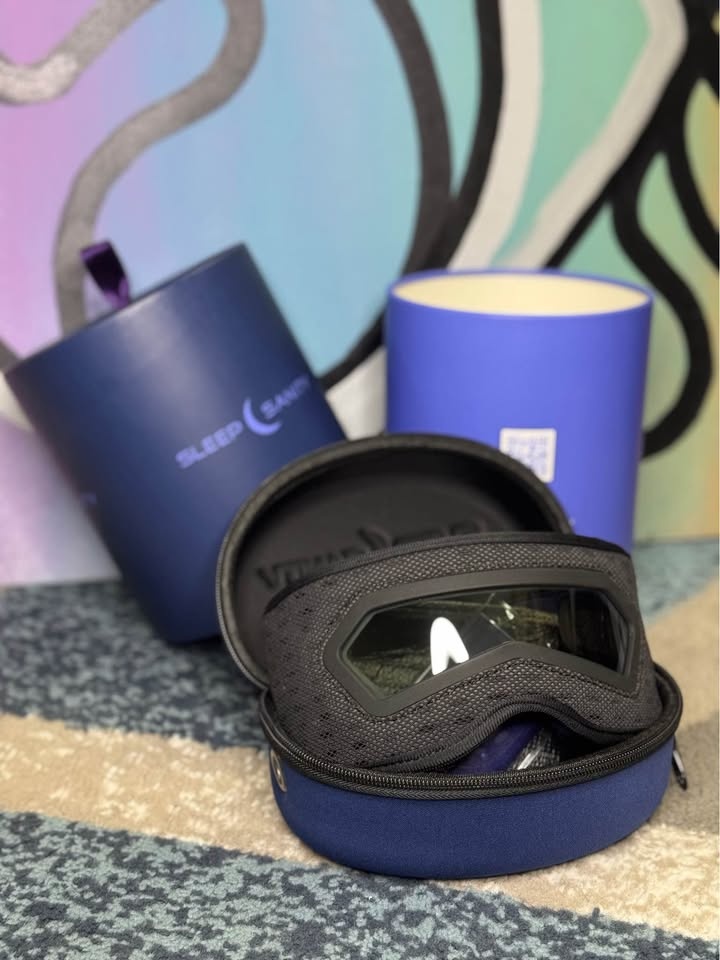 😴 ($240 Retail!)BRAND NEW Sleep Sanity Sleep Mask & Case - photo 2