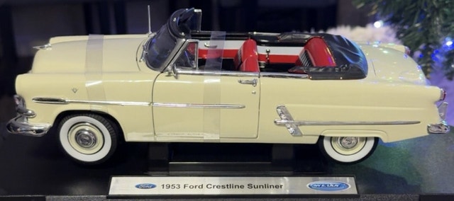 1953 Ford Crestline Sunliner