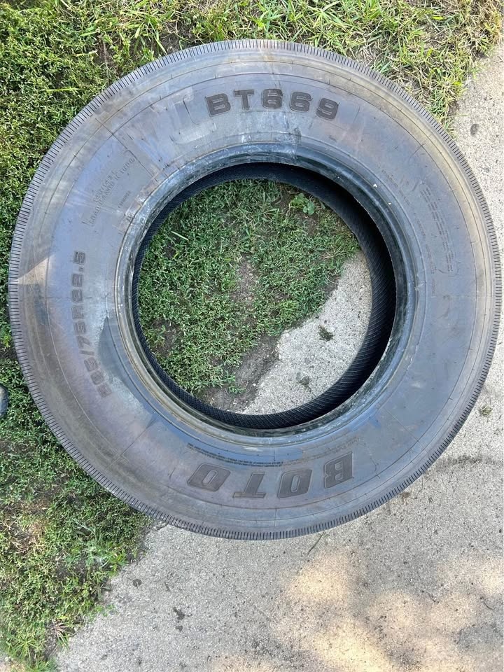 295/75R22.5 trailer tires
