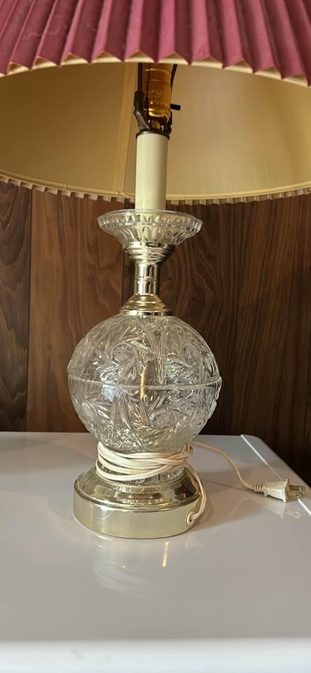 2 Antique Glass Lamps - photo 2