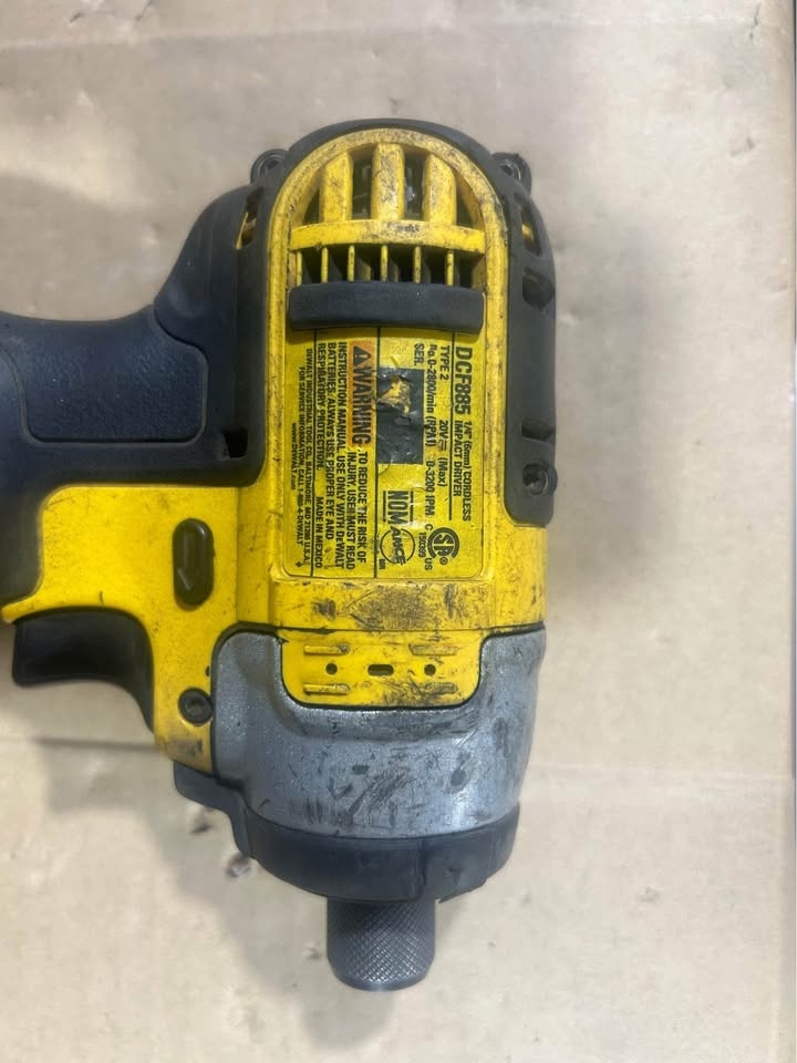 DCF885 impact drill - photo 3