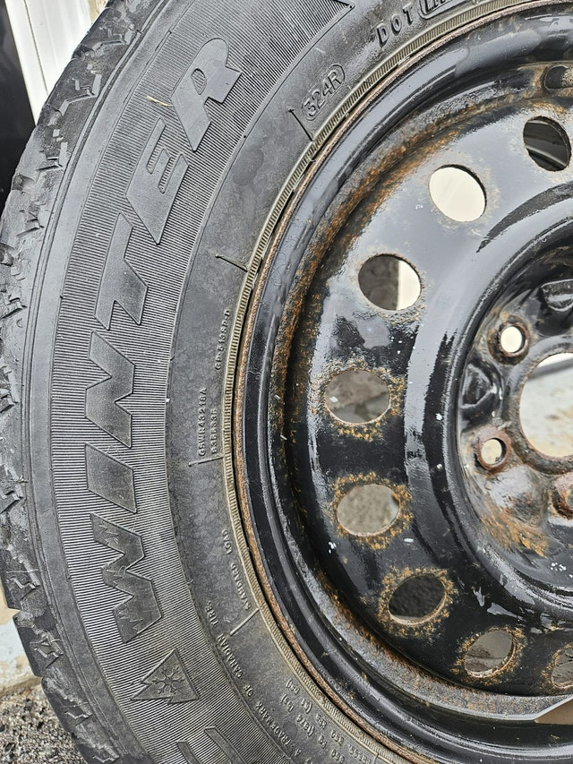 225/65R17 Good Year Winter Tires - photo 4