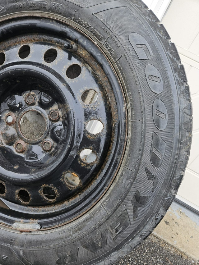 225/65R17 Good Year Winter Tires - photo 5