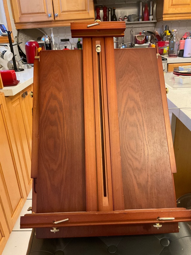 Foldable Artist Easel -$25