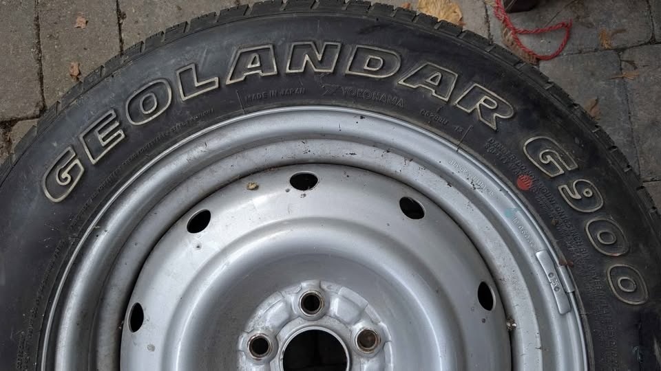 Tire Yokohama 215 60 16 - photo 3