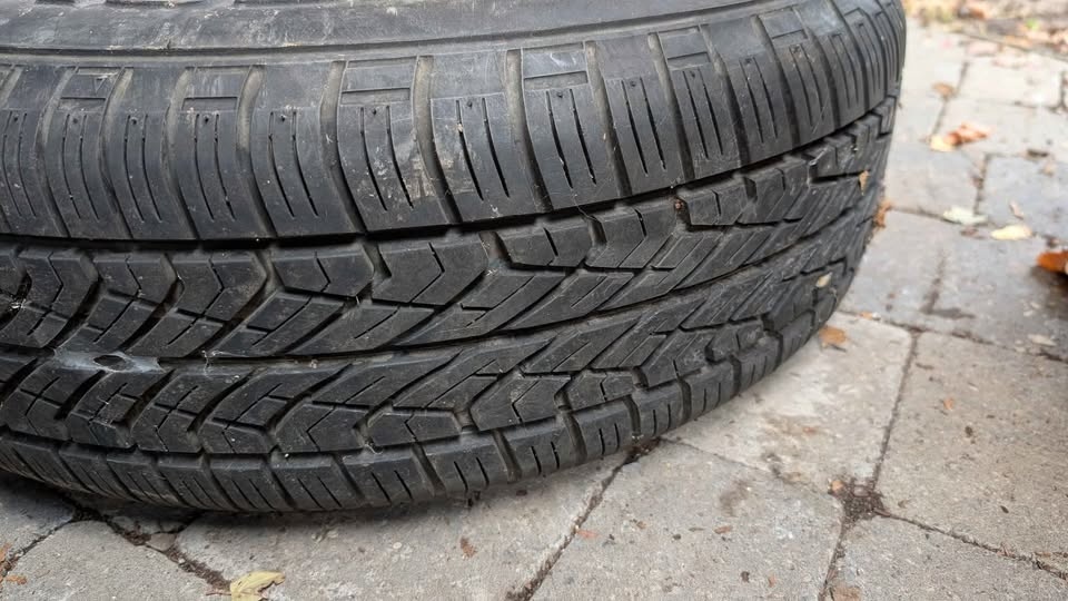 Tire Yokohama 215 60 16 - photo 4