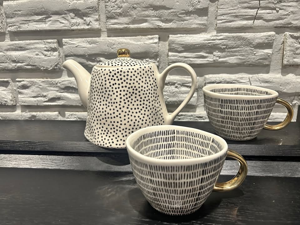 Modern Black & White Tea Set