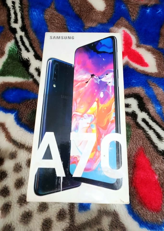 Samsung Galaxy A70 - photo 4