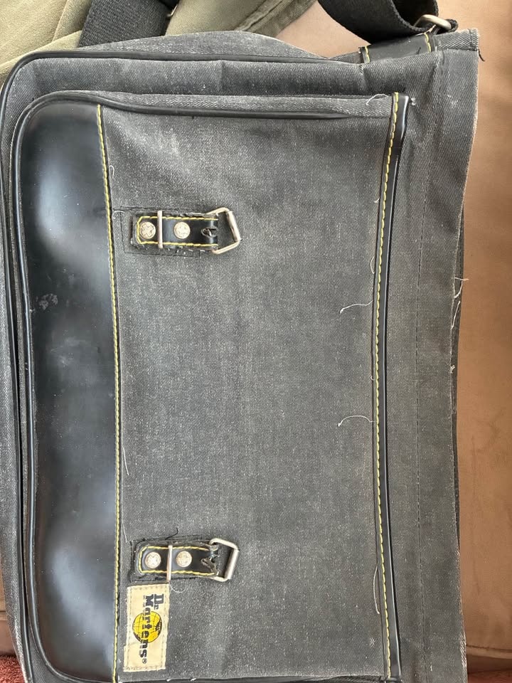 Dr. Martens Vintage Messenger Bag - photo 2