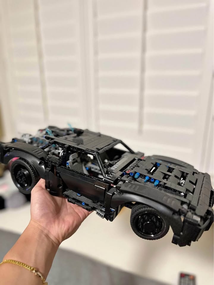 Lego Technic The Batman Batmobile (42127) - Opened Box 100% Comp