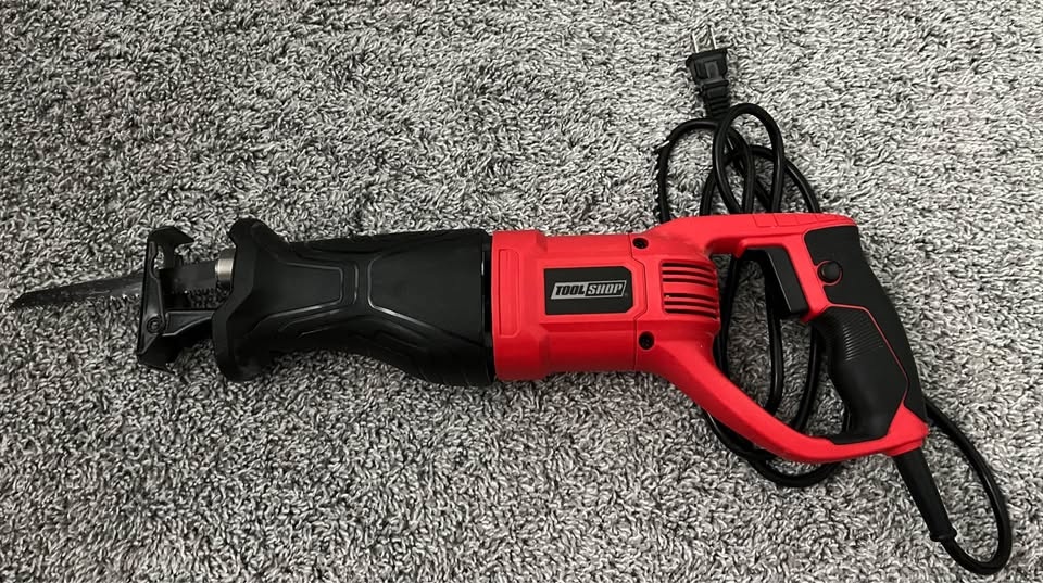 Electric Saw Tool Shop - photo 2