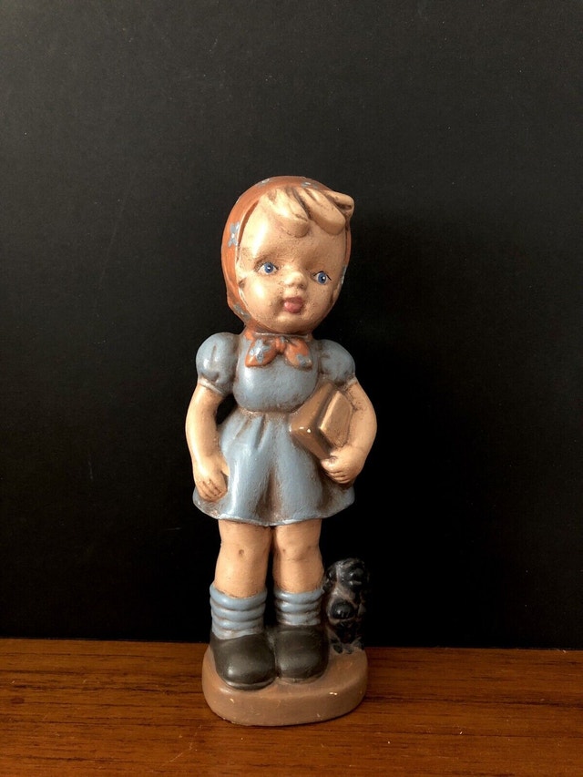 Vintage Pottery Young Girl Figurine - photo 2