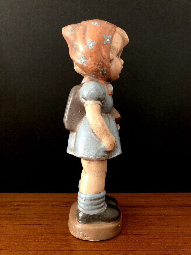 Vintage Pottery Young Girl Figurine - photo 4