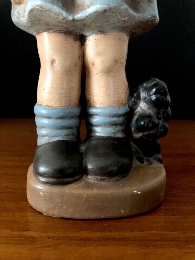 Vintage Pottery Young Girl Figurine - photo 5