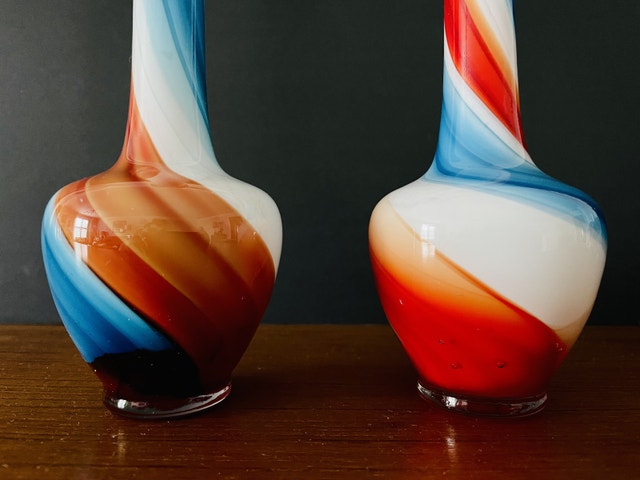 Mid Century Glass Bud Vase - photo 2