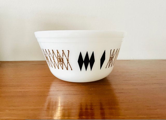 Vintage Federal Glass Atomic Harlequin Mixing Bowl Black Diamond - photo 2