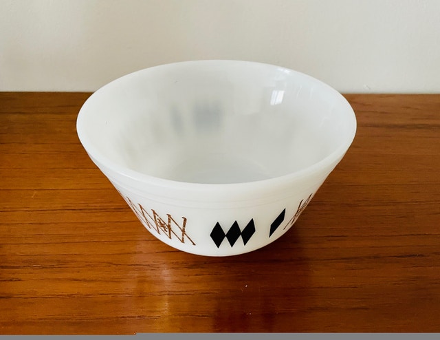Vintage Federal Glass Atomic Harlequin Mixing Bowl Black Diamond - photo 3