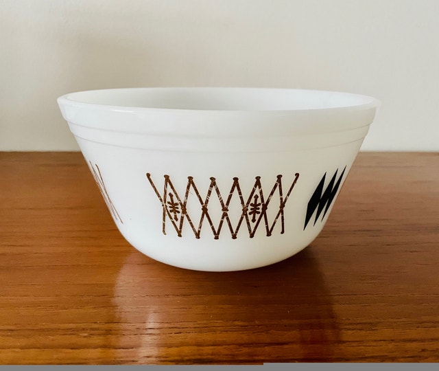 Vintage Federal Glass Atomic Harlequin Mixing Bowl Black Diamond - photo 4