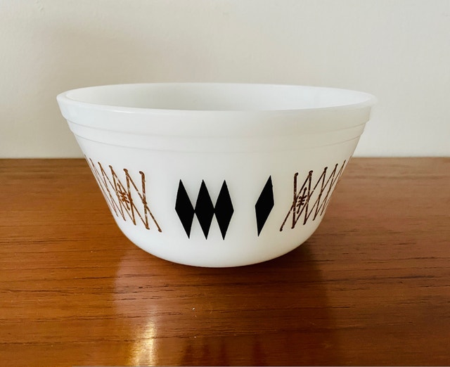 Vintage Federal Glass Atomic Harlequin Mixing Bowl Black Diamond - photo 5