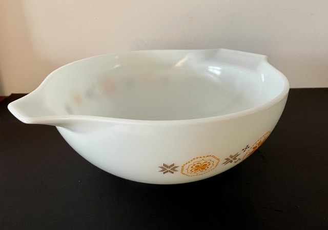 Vintage LARGE Pyrex Cinderella Bowl Town & Conutry Bowl 444 - photo 3