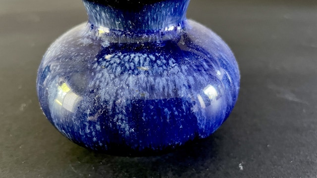 Vintage Blue Mountain Pottery small vase - photo 2