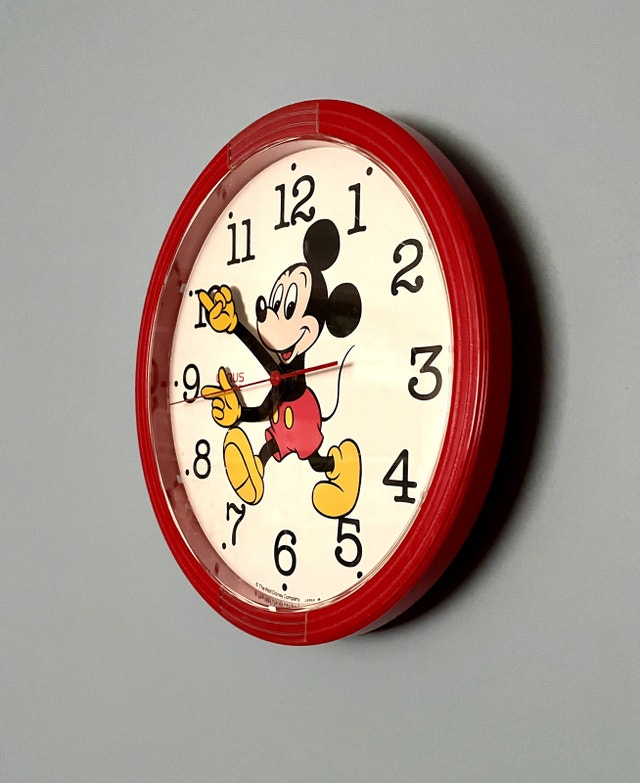 Vintage Disney Mickey Clock (Made in Japan) - photo 4