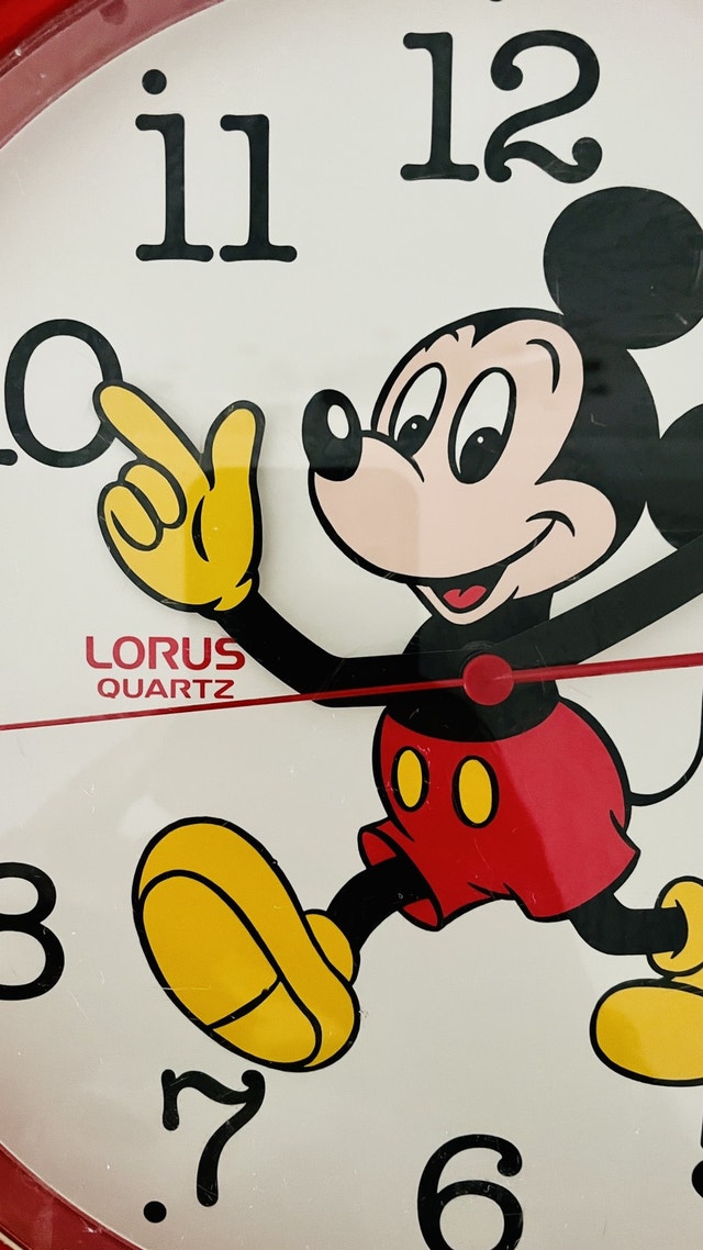 Vintage Disney Mickey Clock (Made in Japan) - photo 5