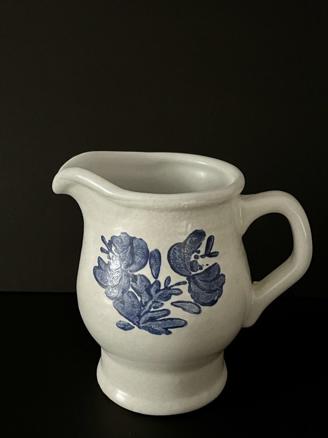 Vintage Pfaltzgraff Yoktowne Pottery Creamer - photo 2