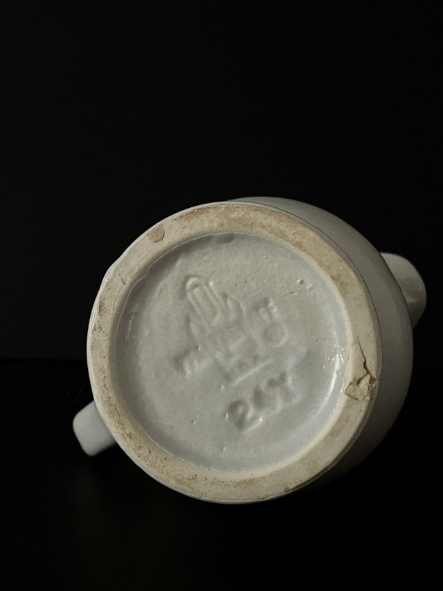 Vintage Pfaltzgraff Yoktowne Pottery Creamer - photo 4