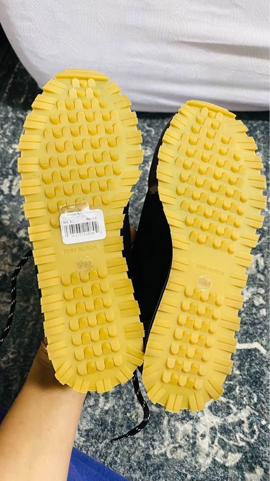 Women’s Tory Burch Shoes & Outdoor Camping Set - photo 4