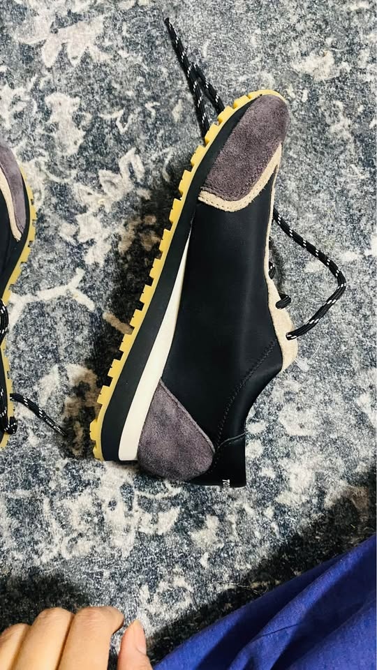 Women’s Tory Burch Shoes & Outdoor Camping Set - photo 5